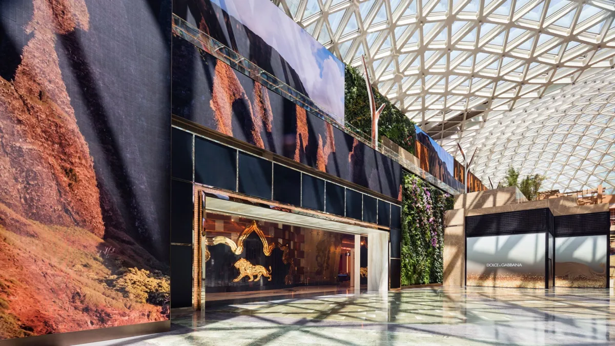 美高梅天幕广场壮观的数字艺术LED天幕